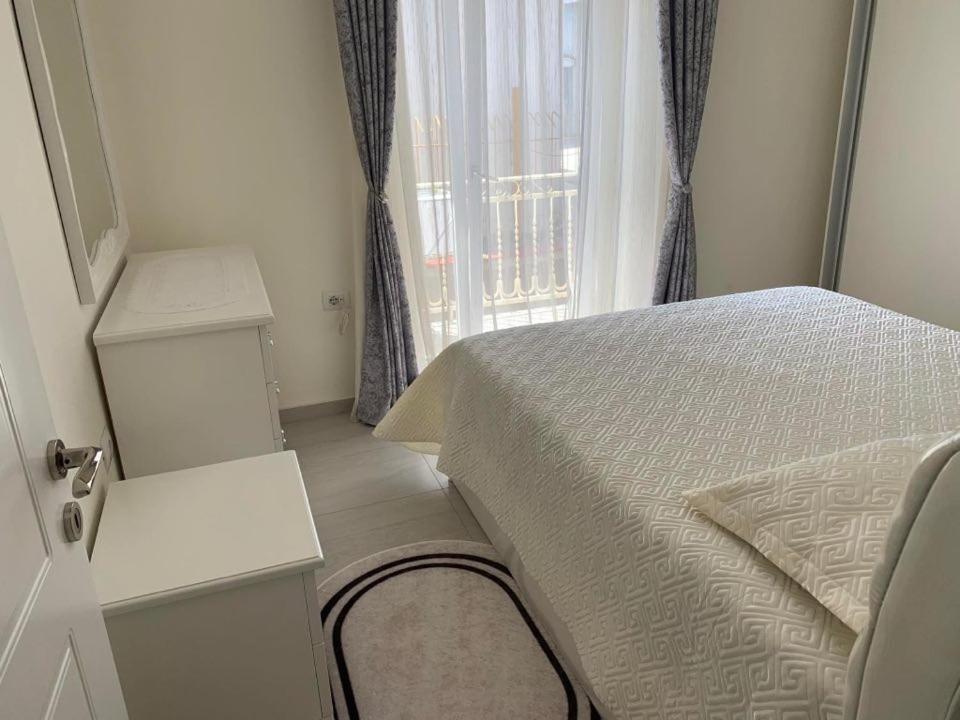 Apartament Oresti Korce Esterno foto