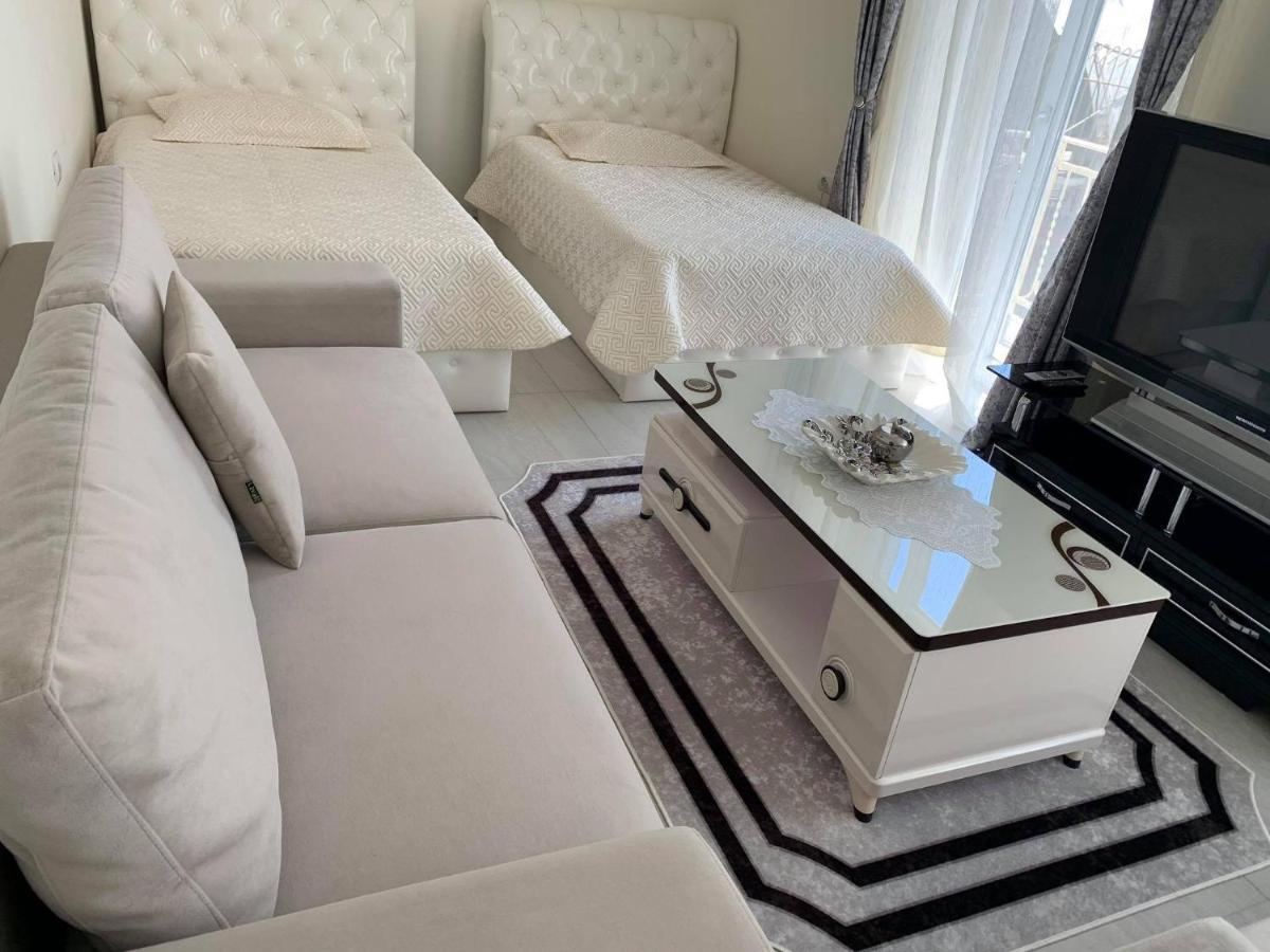 Apartament Oresti Korce Esterno foto