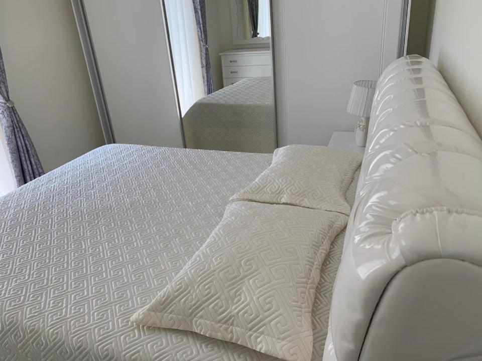 Apartament Oresti Korce Esterno foto